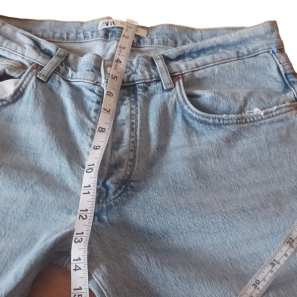 ZARA size 32( 12) lightwash buttonfly denim. Freyed hems. Great for school!! - Picture 9 of 11